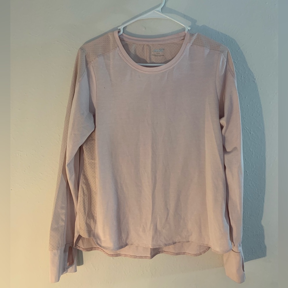 Light pink long-sleeve T-shirt - with thumbholes - Aiva size Small 💗